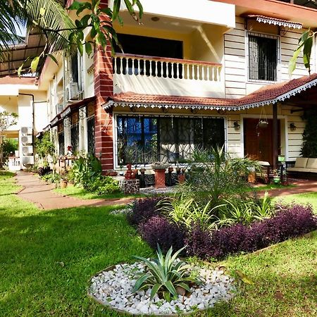 Shanu'S Seaside Inn - A Family-Run Guesthouse Just 100 Metres From Candolim Beach エクステリア 写真
