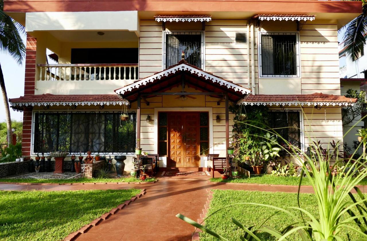 Shanu'S Seaside Inn - A Family-Run Guesthouse Just 100 Metres From Candolim Beach エクステリア 写真