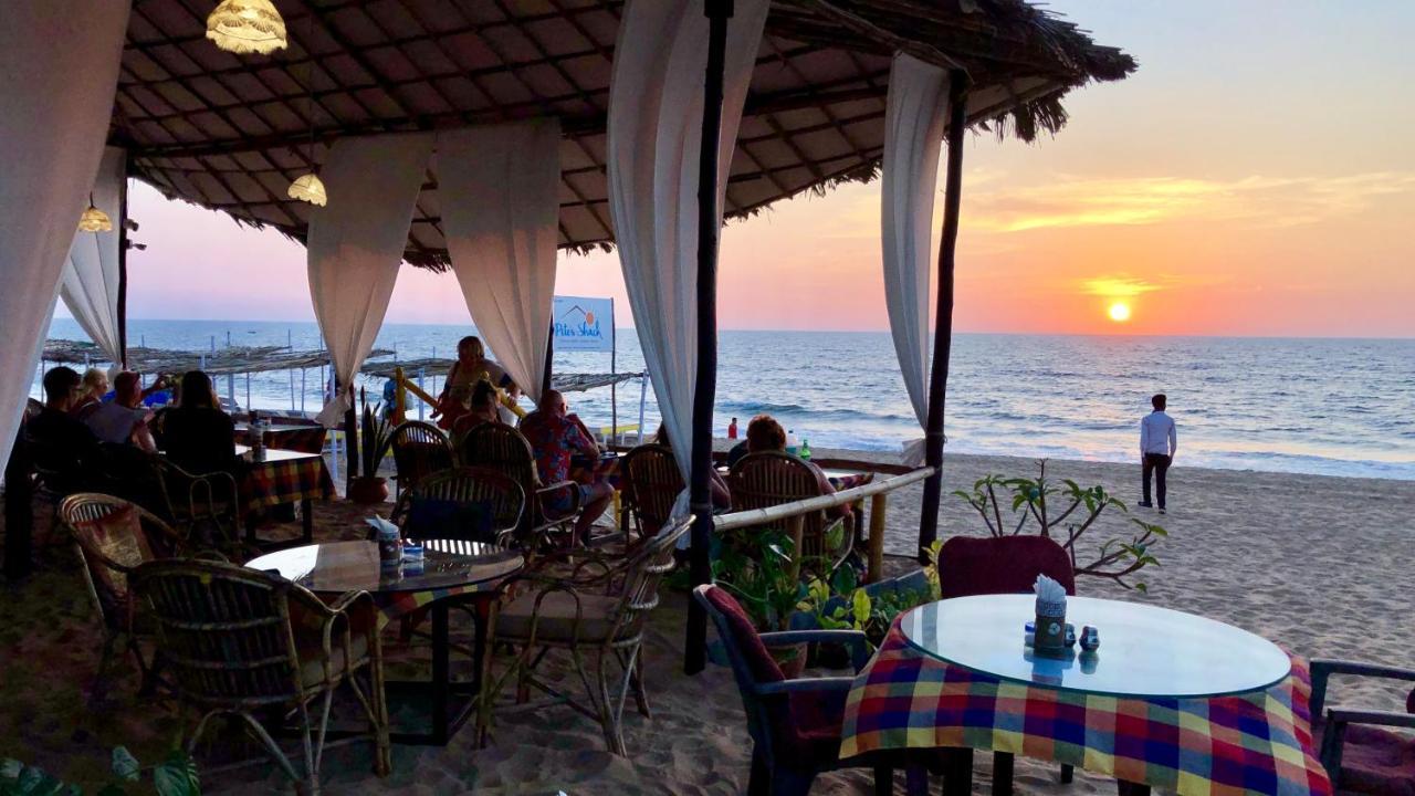 Shanu'S Seaside Inn - A Family-Run Guesthouse Just 100 Metres From Candolim Beach エクステリア 写真