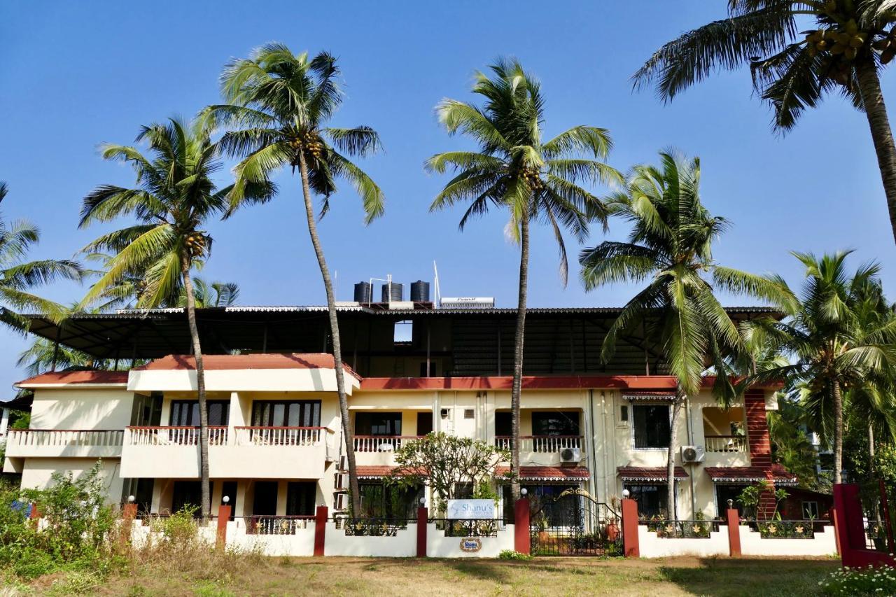 Shanu'S Seaside Inn - A Family-Run Guesthouse Just 100 Metres From Candolim Beach エクステリア 写真