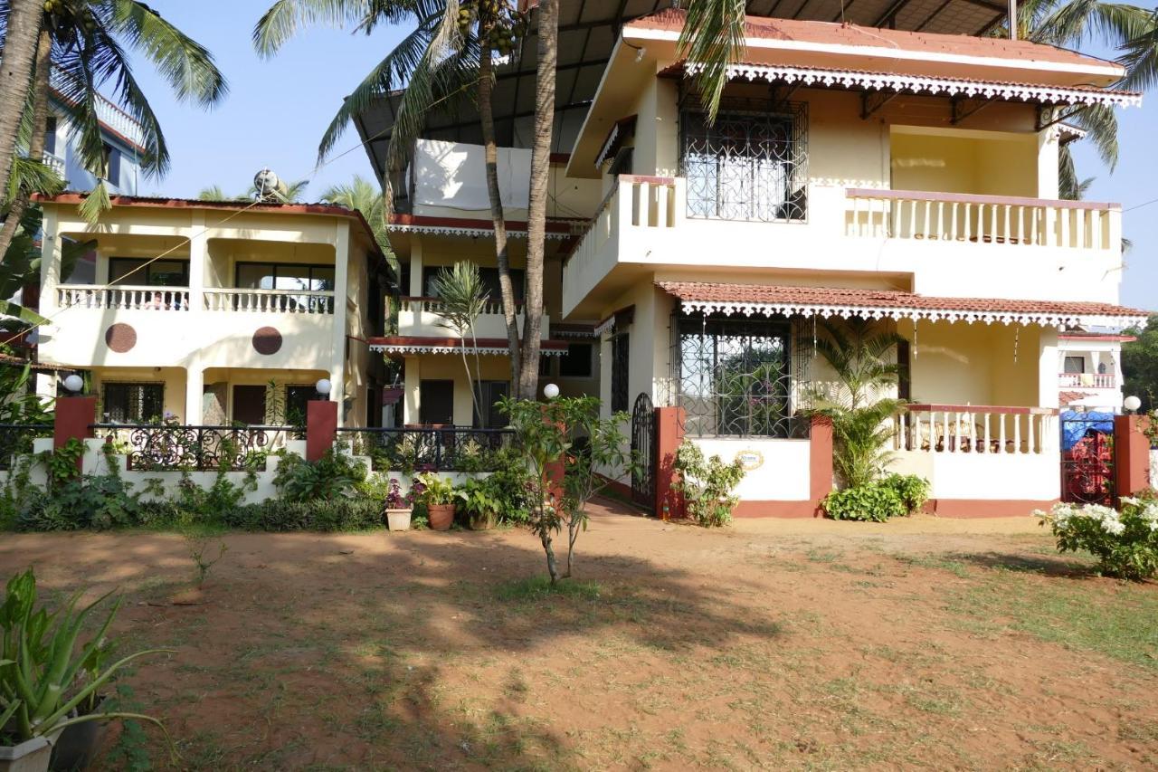 Shanu'S Seaside Inn - A Family-Run Guesthouse Just 100 Metres From Candolim Beach エクステリア 写真