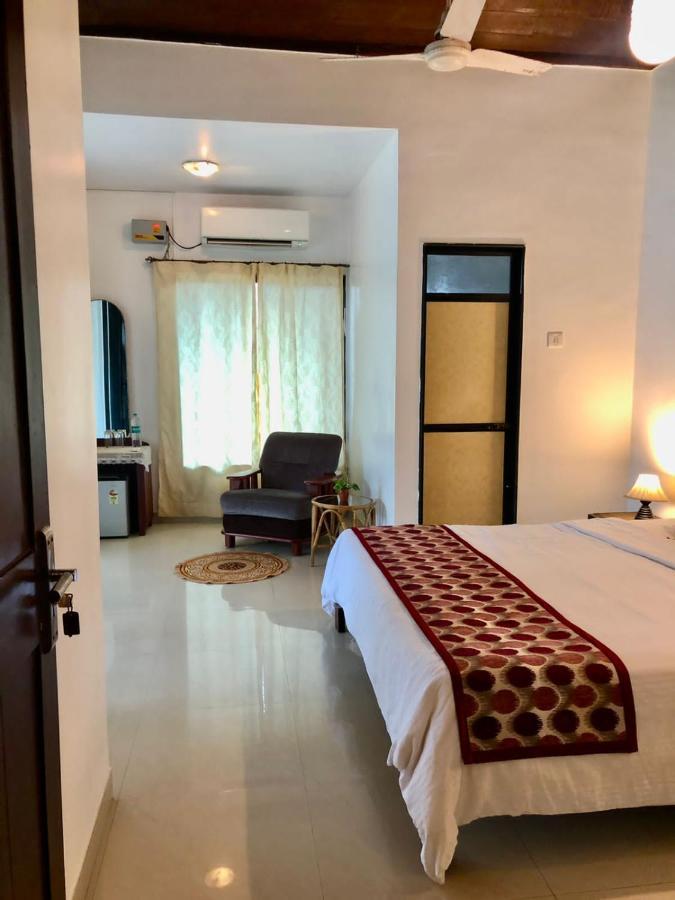 Shanu'S Seaside Inn - A Family-Run Guesthouse Just 100 Metres From Candolim Beach エクステリア 写真