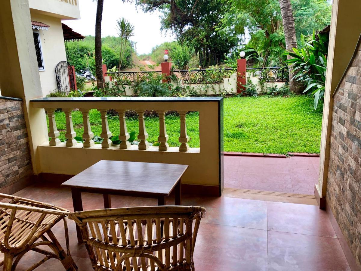 Shanu'S Seaside Inn - A Family-Run Guesthouse Just 100 Metres From Candolim Beach エクステリア 写真