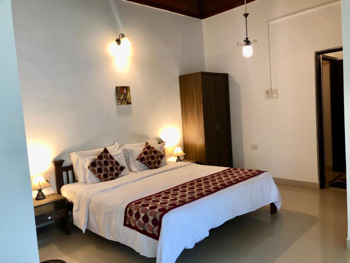 Shanu'S Seaside Inn - A Family-Run Guesthouse Just 100 Metres From Candolim Beach エクステリア 写真