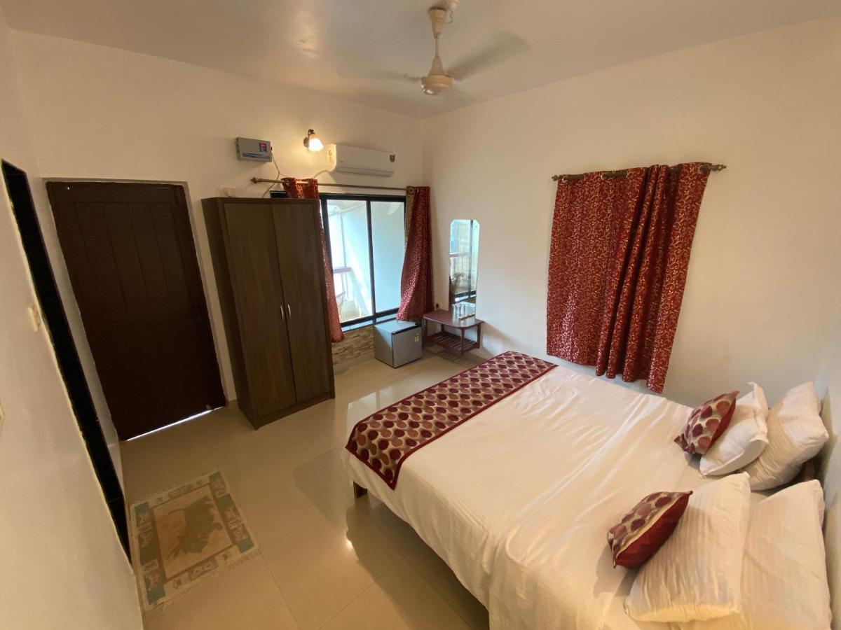 Shanu'S Seaside Inn - A Family-Run Guesthouse Just 100 Metres From Candolim Beach エクステリア 写真
