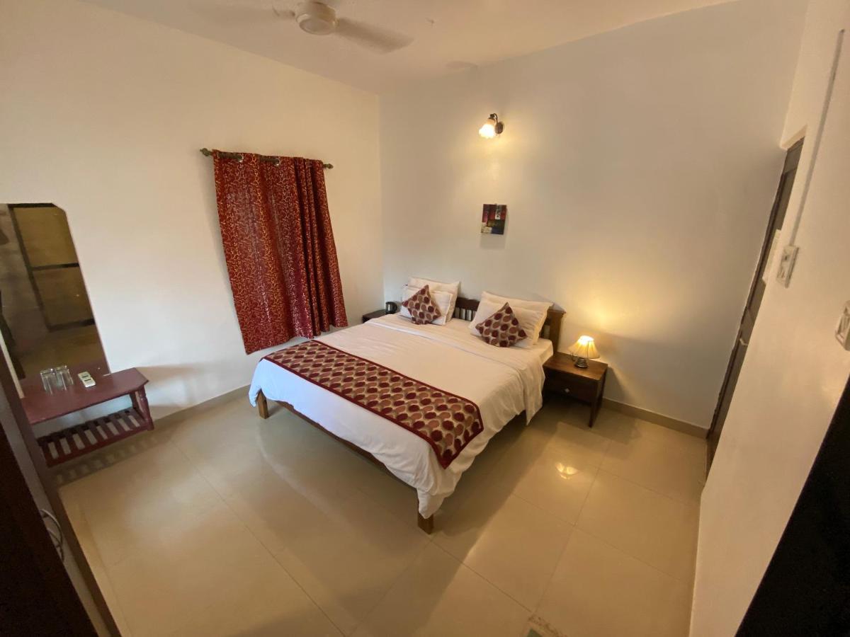 Shanu'S Seaside Inn - A Family-Run Guesthouse Just 100 Metres From Candolim Beach エクステリア 写真